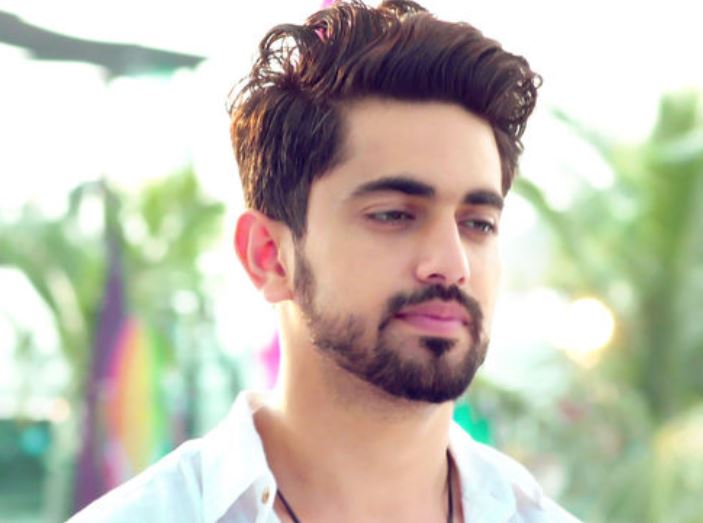 Neil stuns all by singing his heart out in Naamkarann