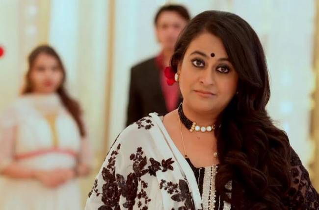 Ishqbaaz: Pinky to have a row with Roop
