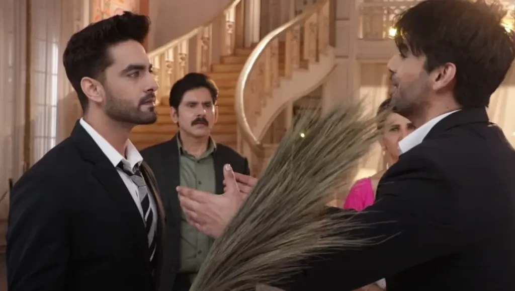 2 Unseen Twists in YRKKH: RK meets Poddars; Abhir's confession