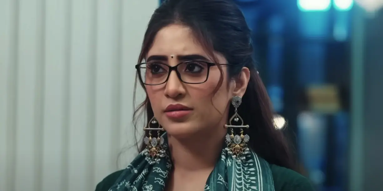 Bade Achhe Lagte Hain Upcoming 24th June 2025 Written Update: Bhagyashree Chooses Vikram