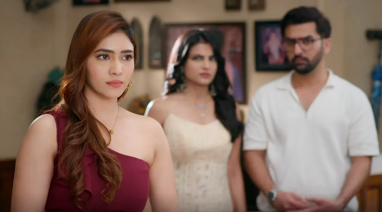 Udne Ki Aasha 16th October 2025 Written Update: Isha’s Epic Entry Exposes Tejas-Roshni
