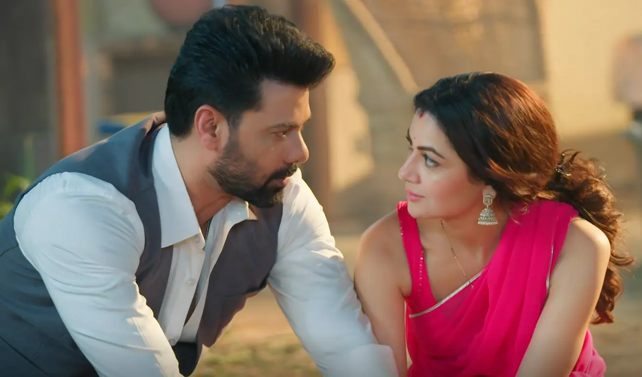 Tum Dena Saath Mera 4th October 2026 Written Update: Rakshit Chooses Aparajita as They Leave Home Together